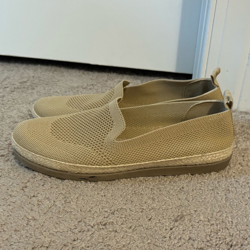 Great US Sports size 8 tan khaki slip on espadrille loafer shoes NWOB